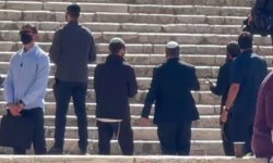 Soykırımcı İsrail'in Bakanı Gvir Mescid-i Aksa'ya baskın düzenledi