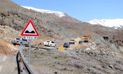 Hakkari-Van kara yolunda ulaşım kontrollü sağlanıyor