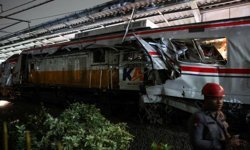 Endonezya'da tren kazası! 4 ölü