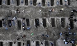 İran'da en az 3 bin kişi hayatını kaybetti