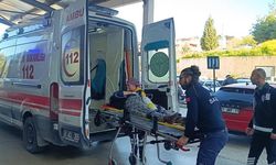 Adana'da işçileri taşıyan midibüs devrildi