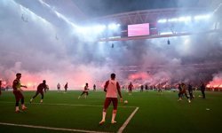 Galatasaray evinde taraftarla çalıştı
