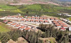 Hatay'da köy evleri teslim edildi