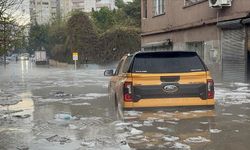 Adana sağanak yağışa teslim