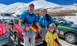 Alman aile, tatil yerine çocuklarıyla 19 bin kilometrelik İpek Yolu Rallisi'ni seçti