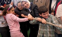 Bakan Göktaş, Etnospor Kültür Festivali'ni çocuklarla ziyaret etti