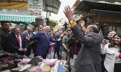İYİ Parti Genel Başkanı Dervişoğlu, İzmir'de esnafı ziyaret etti