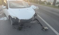 Mersin'de refüje çarpan otomobildeki 3 kişi yaralandı