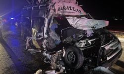 Aksaray'da feci kaza! 3'ü ağır 12 yaralı
