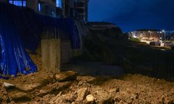 Ankara'da sağanak nedeniyle apartmanın istinat duvarı çöktü