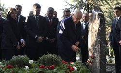 Devlet Bahçeli, Alparslan Türkeş'in kabrini ziyaret etti