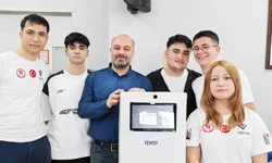 Esenyurt'ta liseli gençlerden akıllı asistan