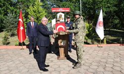 Bakan Güler, Mehmetçikle bayramlaştı