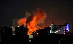 Katar'da fabrikada patlama