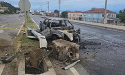 Samsun'da otomobil aydınlatma direğine çarptı: 1 ölü, 1 yaralı