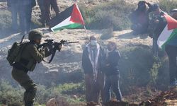 İsrail Şeria'da sebze pazarındaki iş yerlerini yıktı