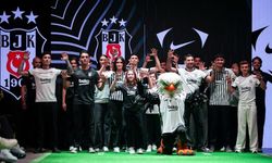 Beşiktaş'ın yeni sezon formaları tanıtıldı