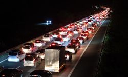 İstanbul’a dönüş yolunda trafik kilitlendi