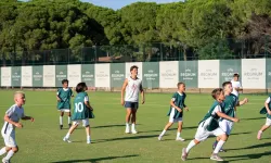 Arda Güler Antalya'da çocuklarla antrenman yaptı