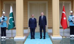 Erdoğan Şahbaz Şerif'i resmi törenle karşıladı