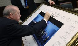 Liderler Zirve'deki aile fotoğrafını imzaladı
