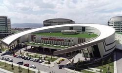 Erzurum Şehir Hastanesi'nde canlı yayında kolon ameliyatı yapıldı