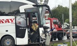 Eyüpsultan'da feci kaza: Otobüs ile otomobil çarpıştı, 30 yaralı