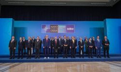 NATO Zirvesi'nde aile fotoğrafı çektirildi