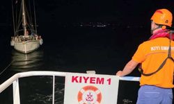 Bozcaada açıklarında arızalanan tekne kurtarıldı