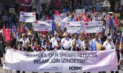 Liseliler Srebrenitsa Soykırımı için Bosna Hersek'te