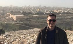 Netanyahu'nun oğlu soyadını değiştirdi