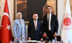 Bakan Gürlek, Muhsin Yazıcıoğlu'nun ailesiyle görüştü