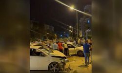 Ankara'da bir otomobil park halindeki araçlara çarptı