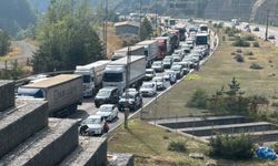 Bolu Tüneli'nde otomobil alev aldı