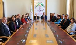 DEM Parti, Çerçeve Kanun Teklifini imzaladı