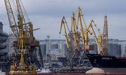 Rusya: Ukrayna'nın ordu için kullandığı Odessa ve İzmail limanlarını vurduk