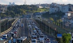 Okullar açıldı, İstanbul'da sabah trafiği yoğunlaştı