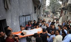Gazze'de enkaz altından çıkarılan 75 Filistinlinin cenazesi defnedildi