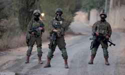 İşgalci İsrail askerleri 65 yaşındaki Filistinli kadını darbetti