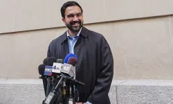 Mamdani New York'ta oyunu kullandı