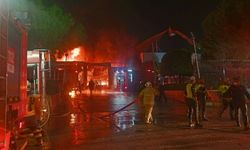 Manisa'da akü fabrikasında yangın