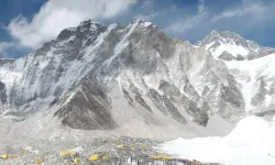 Nepal'de çığ düştü! 15 ölü