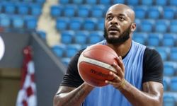 Xavier Tillman'ın hedefi çifte şampiyonluk