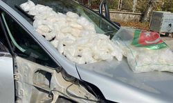 Otomobilin özel bölmesinden 40 kilo metamfetamin çıktı