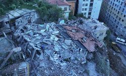 Zonguldak'ta çöken binanın çevresindeki 7 bina tahliye edildi