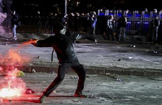 İstanbul'da izinsiz gösterilerine katılan 49 sanık hakim karşısında