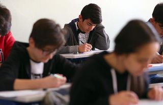 Liselerde Zorunlu Eğitim Kalkıyor mu 2025?