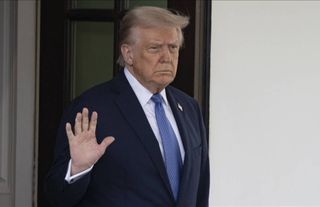 Trump, pazartesi günü Putin ve Zelenskiy ile görüşecek