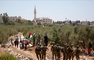 İsrailli teröristler 4 Filistinliyi yaraladı