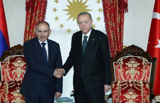 Başkan Erdoğan Ermenistan Başbakanı Paşinyan ile görüştü